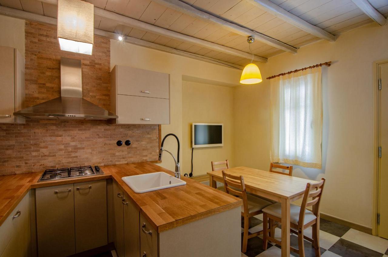 Myyellowhome Ermoupoli Esterno foto