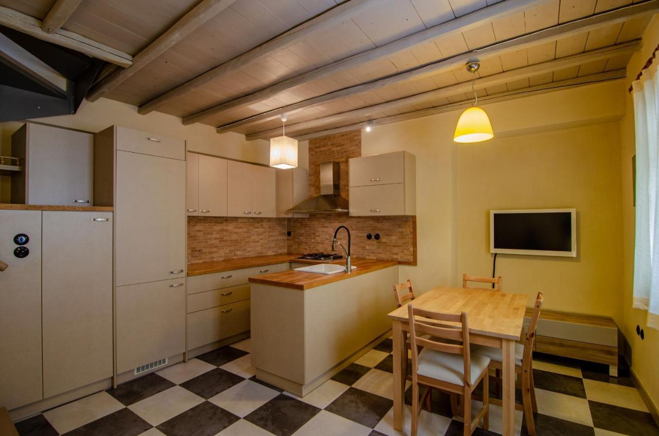 Myyellowhome Ermoupoli Esterno foto
